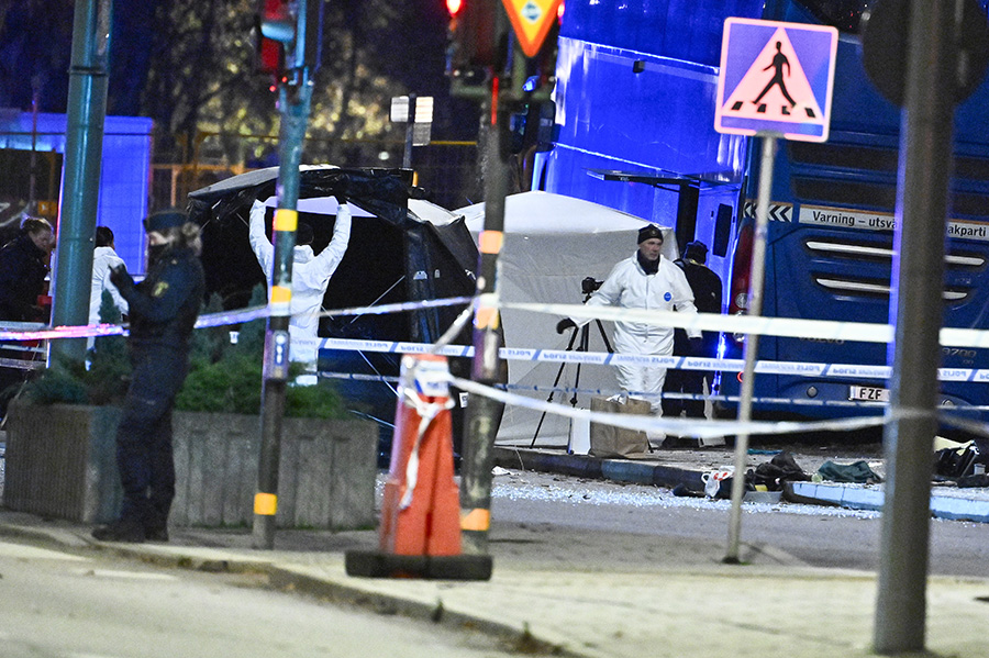 Kungens gripande ord efter bussolyckan i Stockholm