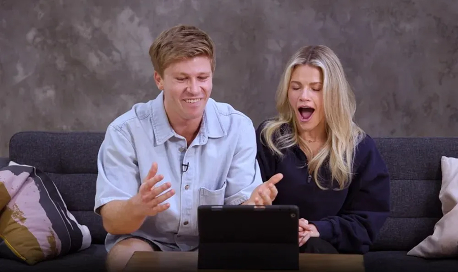 Prins William chockar – dyker upp i kändis-tv med kompisen!