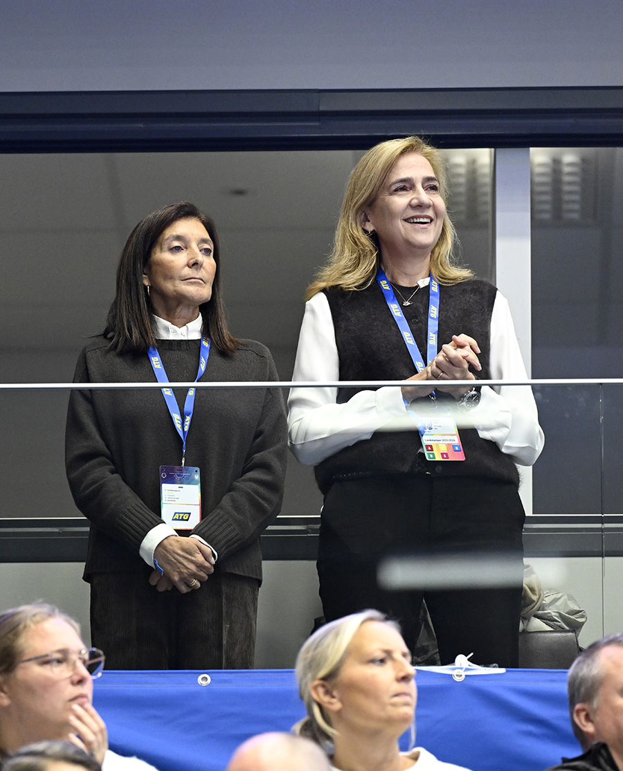 Bild-Extra: Skandalsessan på hemligt besök i Eskilstuna