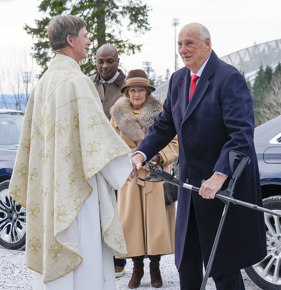 Efter attacken: H&auml;r f&ouml;rl&aring;ter drottning Sonja shamanen