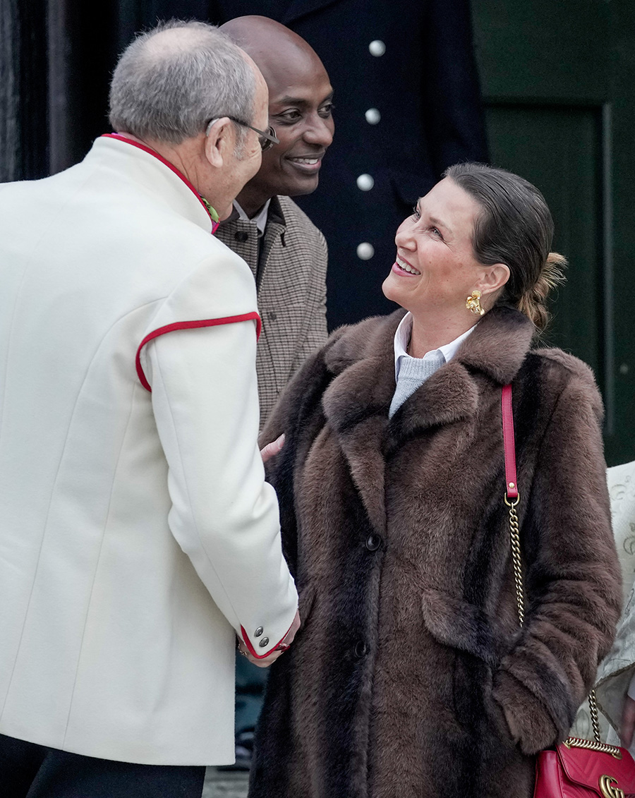 Efter attacken: H&auml;r f&ouml;rl&aring;ter drottning Sonja shamanen