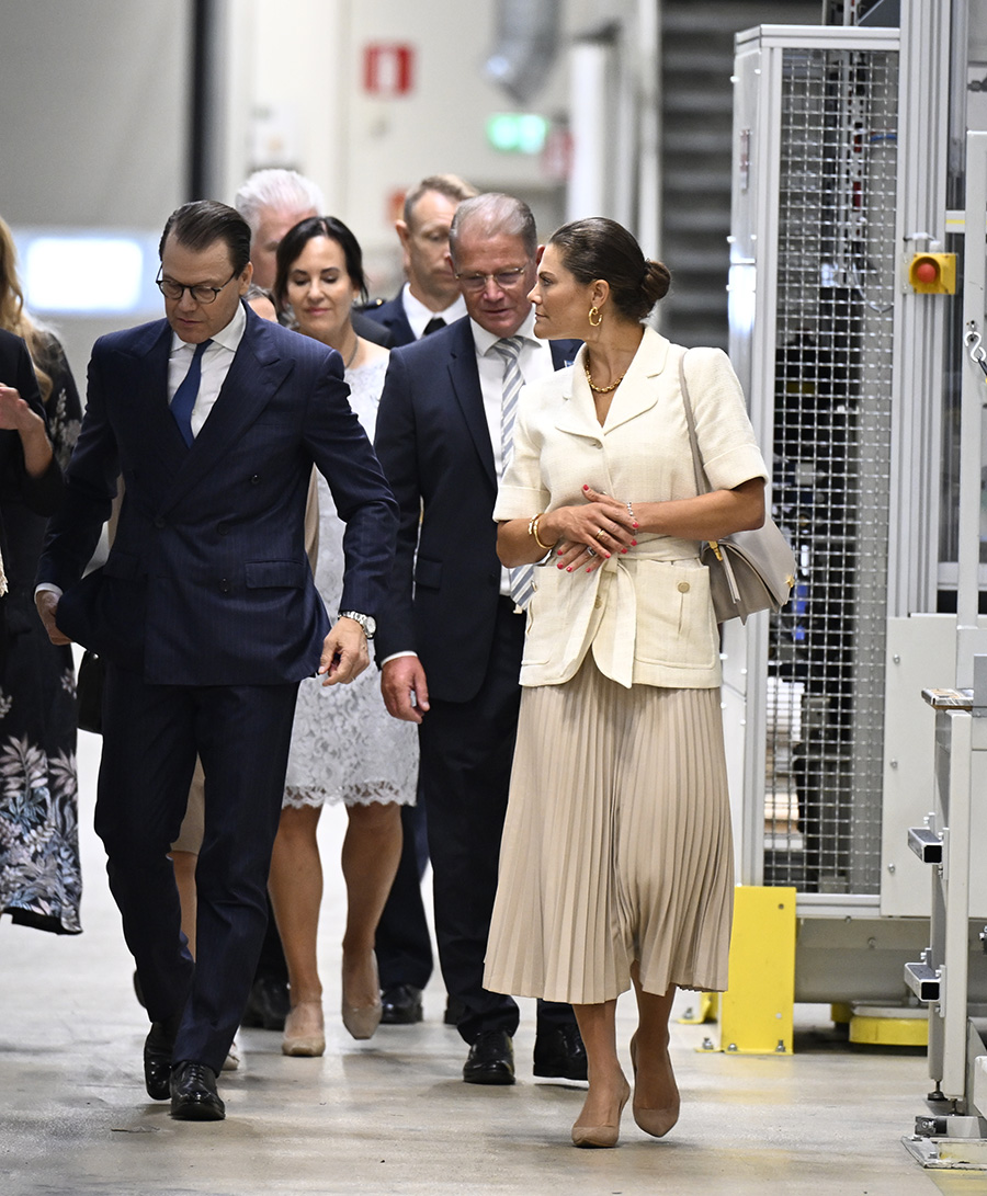 Ok&auml;nd man jagade Victoria och Daniel &ndash; S&auml;po ingrep direkt!