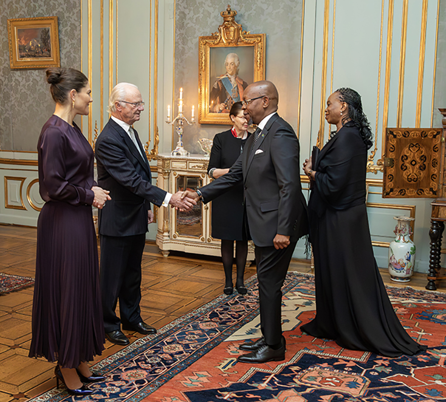 Victorias hemliga maktsignal &ndash; h&aring;rknuten var ingen slump