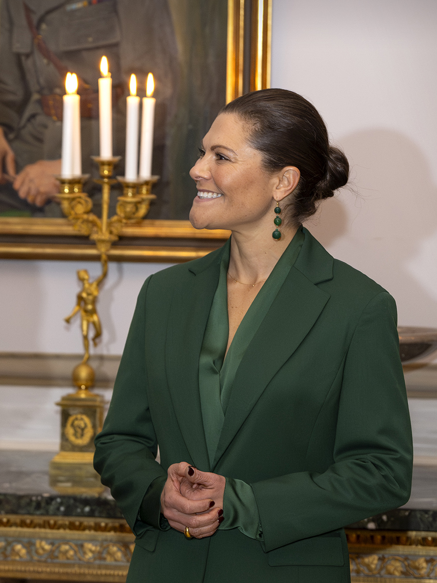 Victorias hemliga maktsignal &ndash; h&aring;rknuten var ingen slump