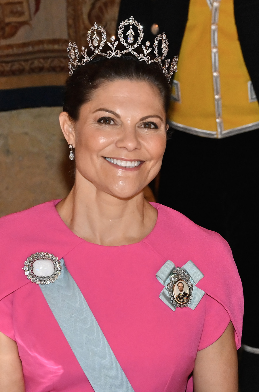 Kronprinsessan Victorias knallrosa succé på slottet