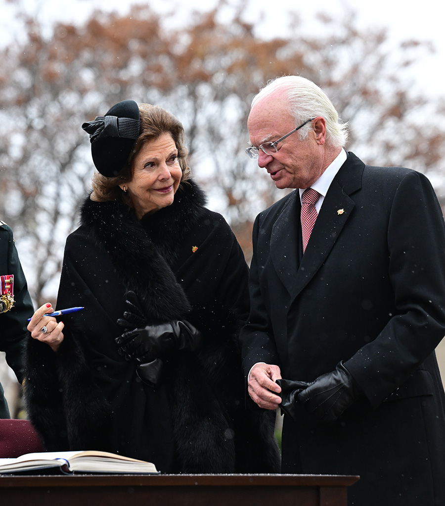 Kungen i hemliga samtal om annat boende – utan Silvia!