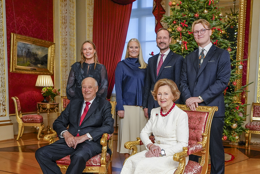 Mette-Marits jul med Haakon &ndash; l&auml;mnar kris&aring;ret bakom sig