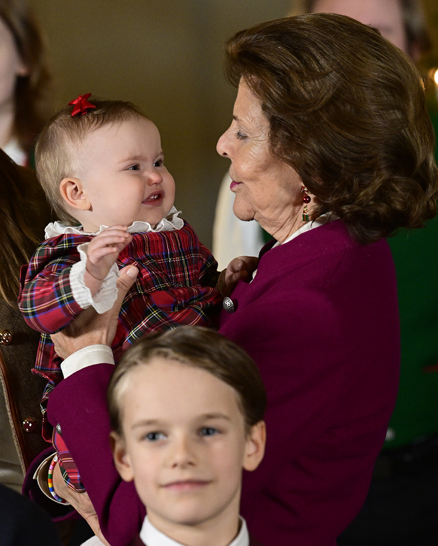 S&ouml;tchock p&aring; slottet! Estelles mysiga julstund med lilla Ines