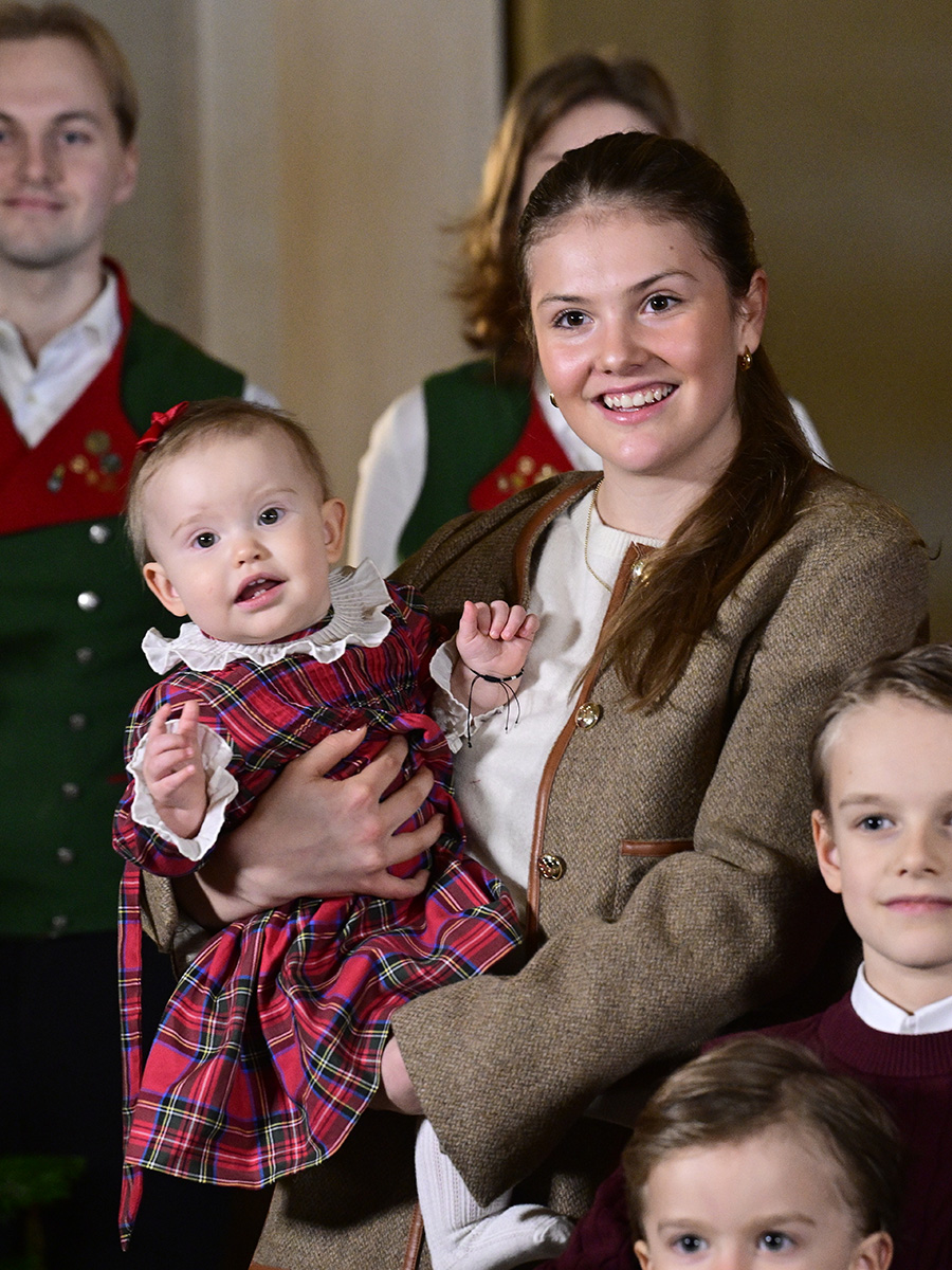 S&ouml;tchock p&aring; slottet! Estelles mysiga julstund med lilla Ines