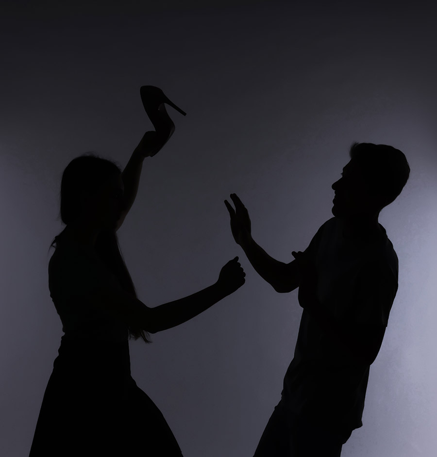 Sexattack mot drottning Camilla &ndash; slog angriparen med klacken