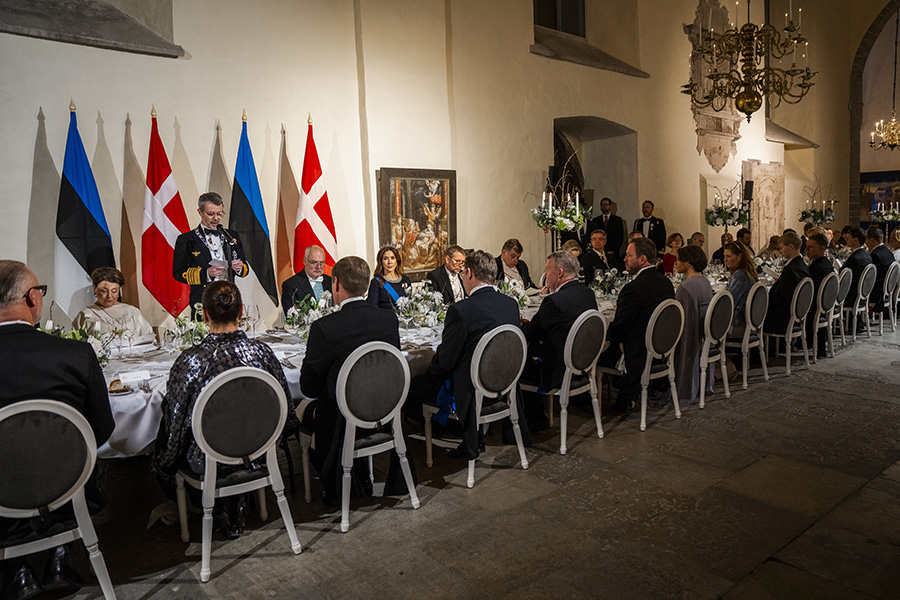 Drottning Marys succ&eacute; i Estland &ndash; galafesten i en kyrka!