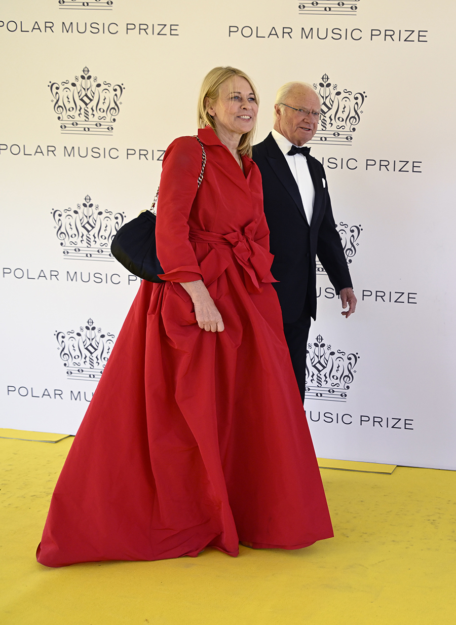 Chockbeskedet till drottning Silvia &ndash; kungliga festen st&auml;lls in