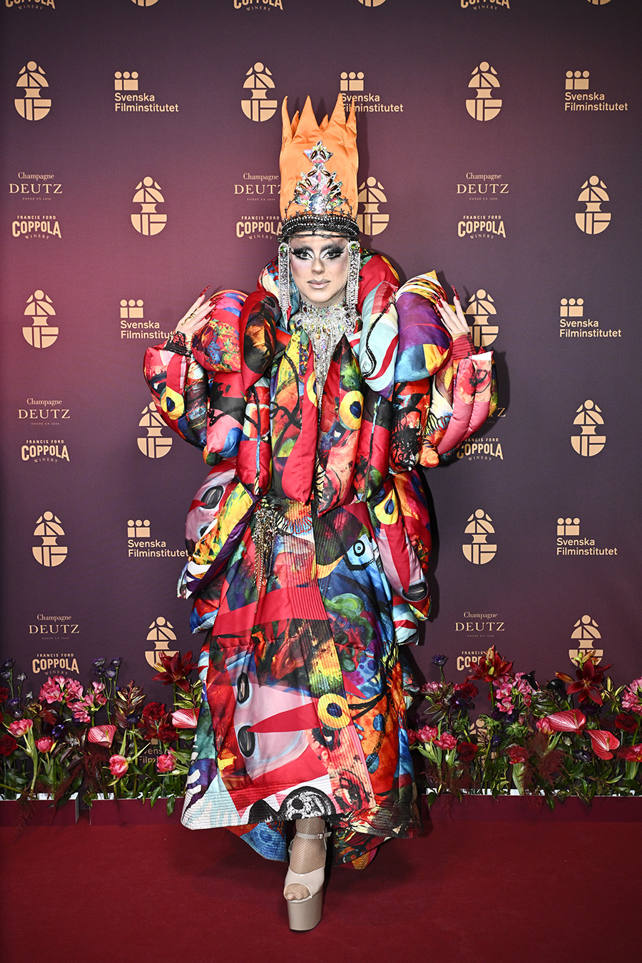 Glitter, nerver och champagne &ndash; h&auml;r &auml;r stj&auml;rnorna p&aring; Guldbaggen