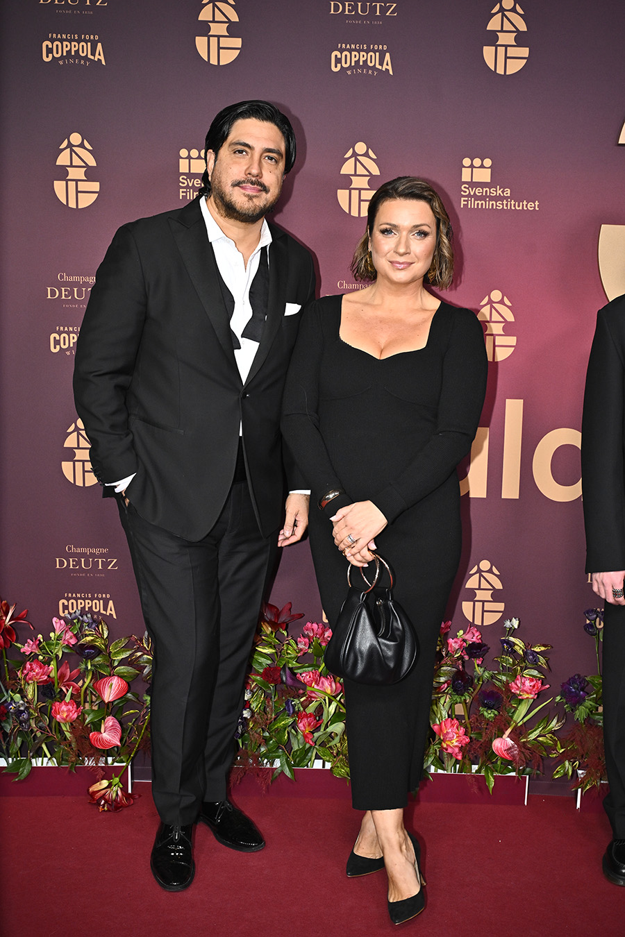 Glitter, nerver och champagne &ndash; h&auml;r &auml;r stj&auml;rnorna p&aring; Guldbaggen