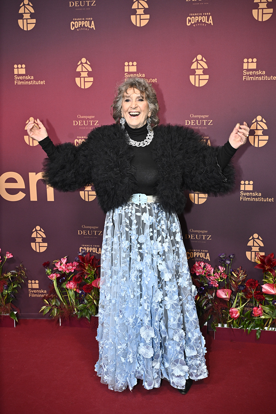 Glitter, nerver och champagne &ndash; h&auml;r &auml;r stj&auml;rnorna p&aring; Guldbaggen