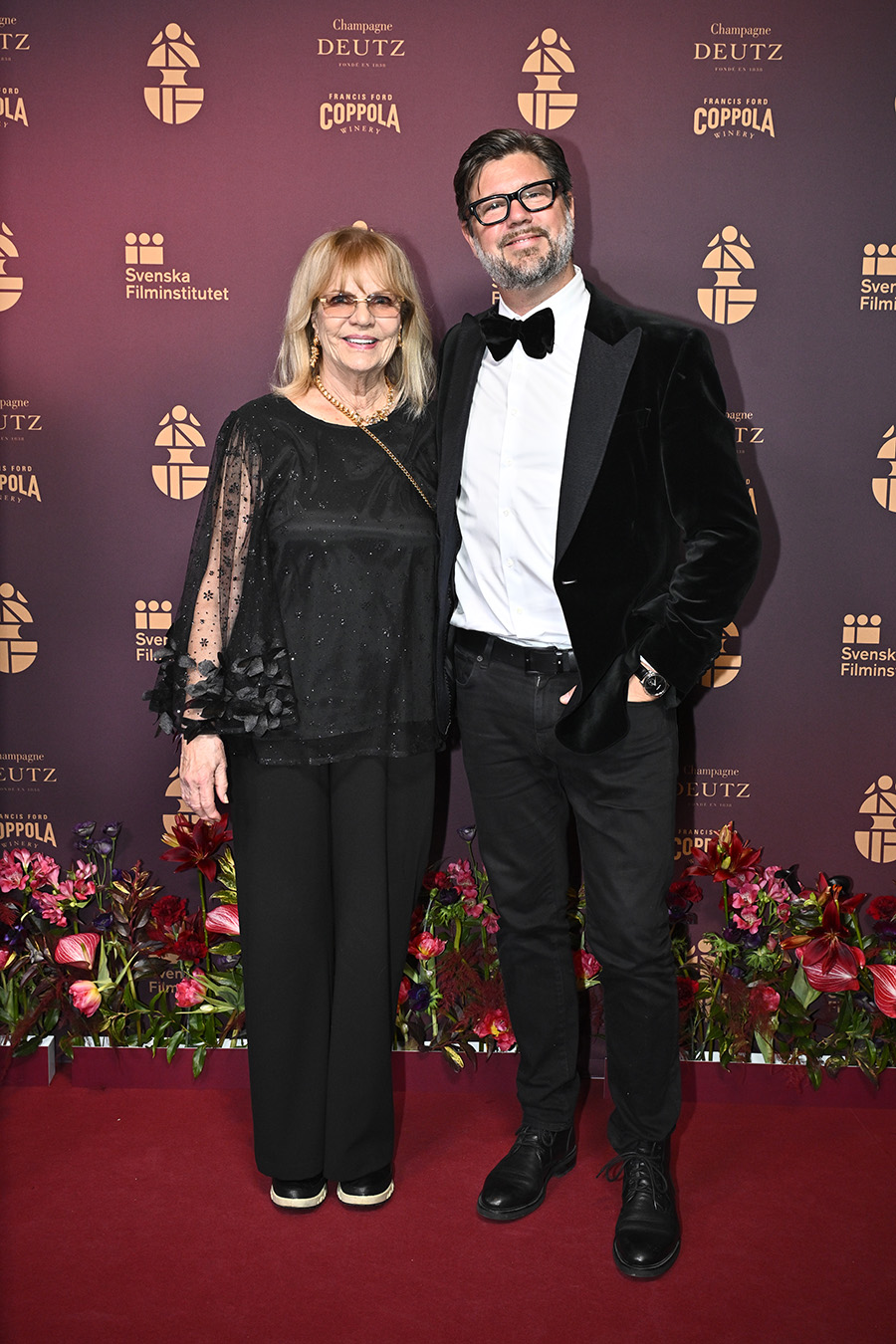 Glitter, nerver och champagne &ndash; h&auml;r &auml;r stj&auml;rnorna p&aring; Guldbaggen