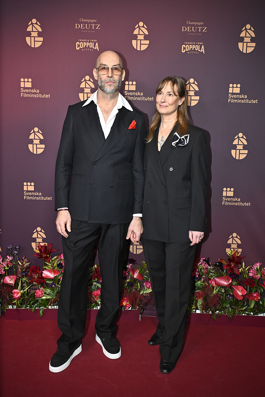 Glitter, nerver och champagne &ndash; h&auml;r &auml;r stj&auml;rnorna p&aring; Guldbaggen