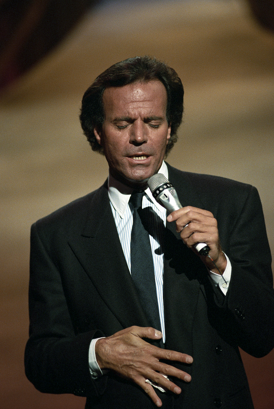 Sexanklagelser mot Julio Iglesias &ndash; nu utreds v&auml;rldsstj&auml;rnan