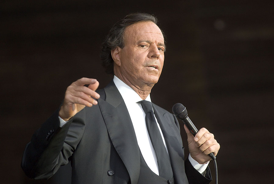 Sexanklagelser mot Julio Iglesias &ndash; nu utreds v&auml;rldsstj&auml;rnan