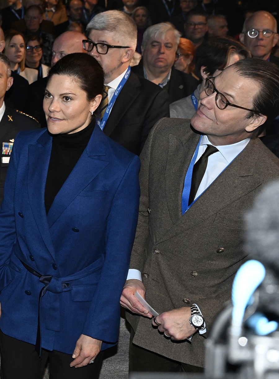 Victoria l&auml;mnar prins Daniel &ndash; syns ensam i fj&auml;llen!