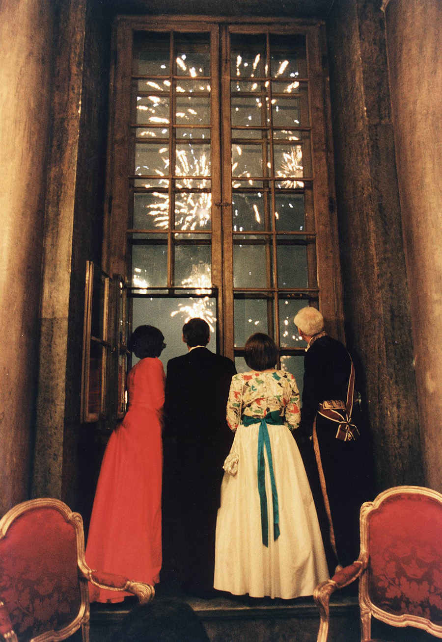 Kungafamiljens privata ny&aring;r &ndash; bilden som &ouml;verraskar!