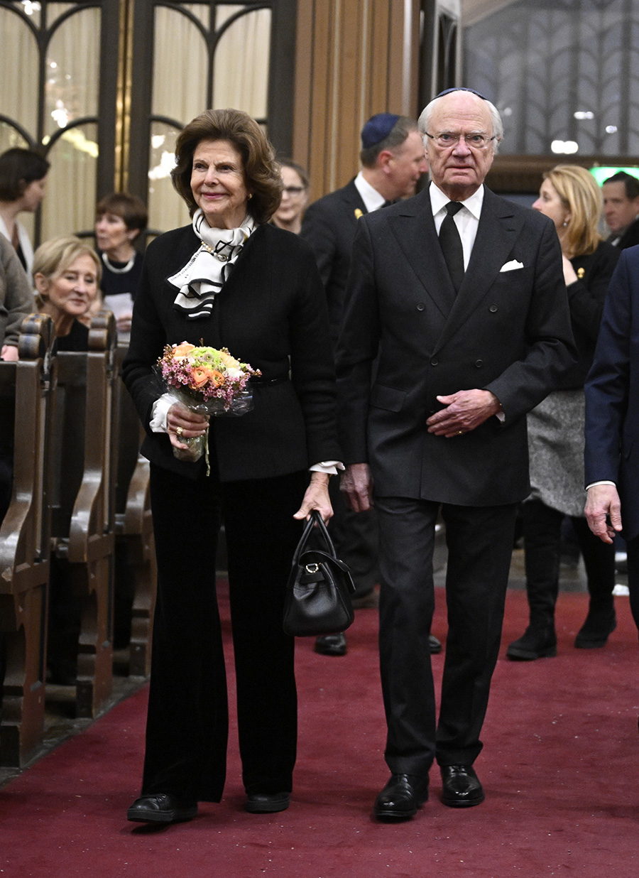 Kungaparet i sorgens stund &ndash; hedrar F&ouml;rintelsens offer