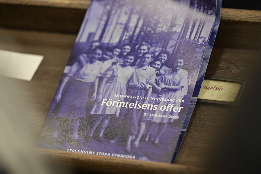 Kungaparet i sorgens stund &ndash; hedrar F&ouml;rintelsens offer