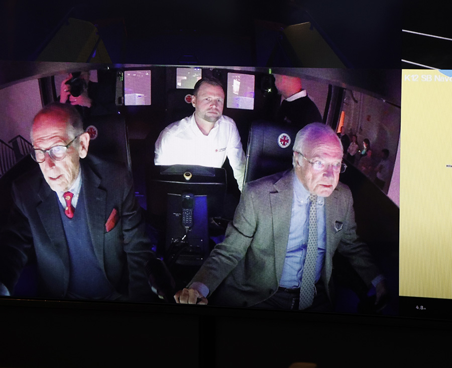 F&ouml;rsta bilderna p&aring; kungen efter prinsessans d&ouml;d