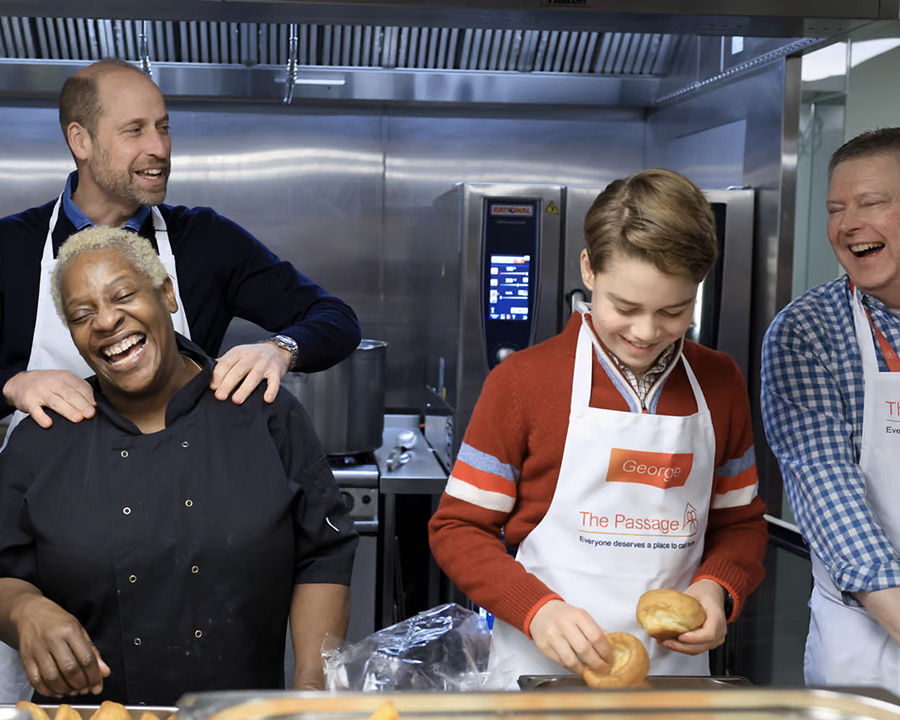 Prins William med George p&aring; h&auml;rb&auml;rget &ndash; bilderna som ber&ouml;r