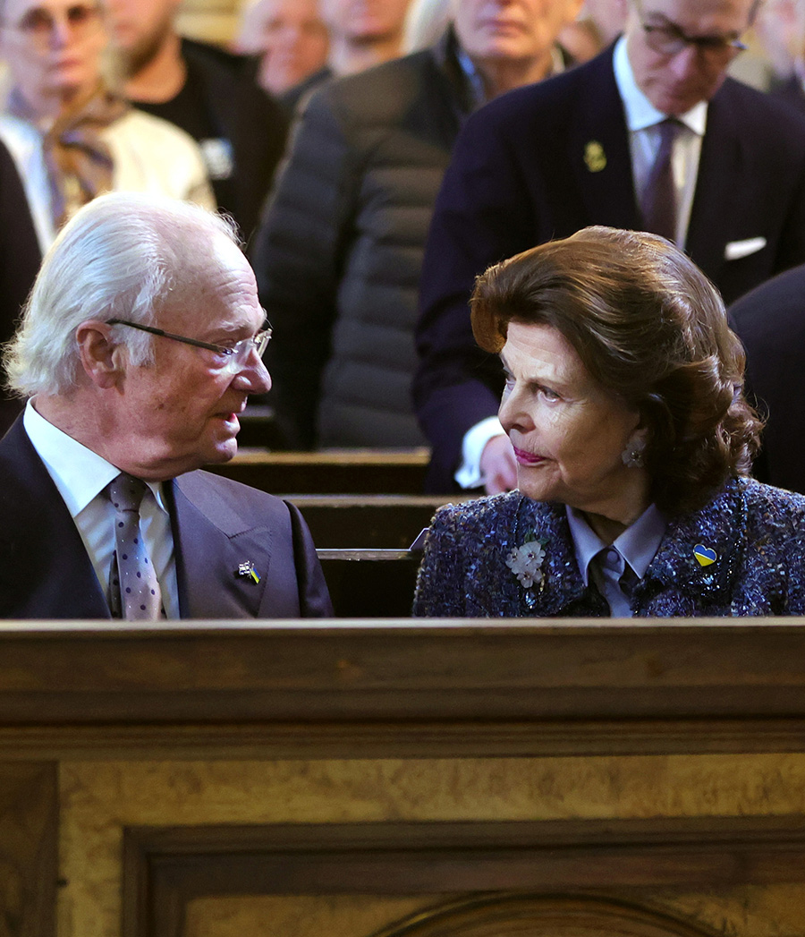 Silvias tydliga markering i kyrkan &ndash; hovet s&auml;ger inget