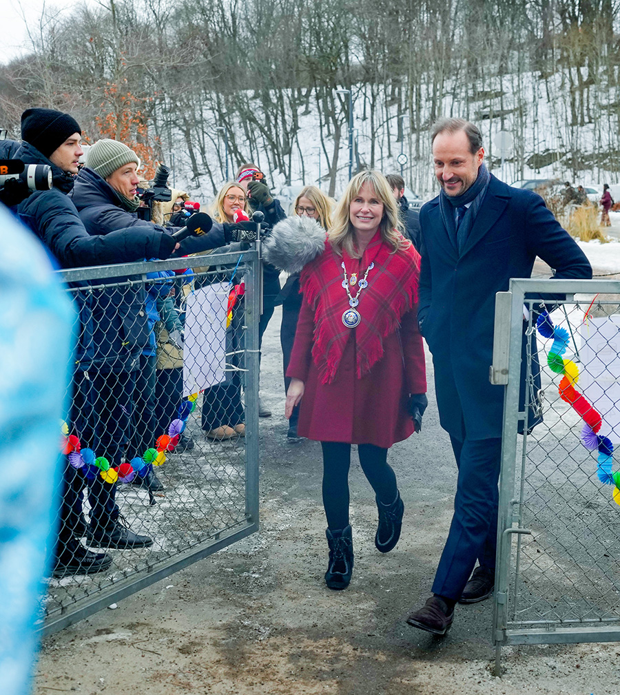 Kronprins Haakon pressad &ndash; v&auml;grar tala om Epstein-h&auml;rvan