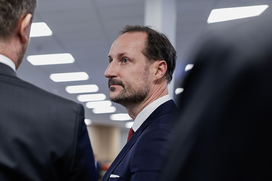 Stora oron f&ouml;r kronprins Haakon &ndash; helt ensam p&aring; slottet