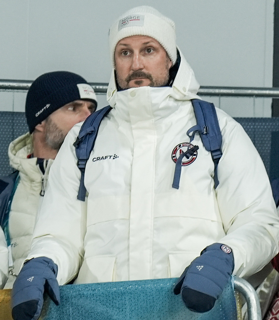 Nya bilder p&aring; Haakon &ndash; l&auml;mnar allt mitt i familjekrisen