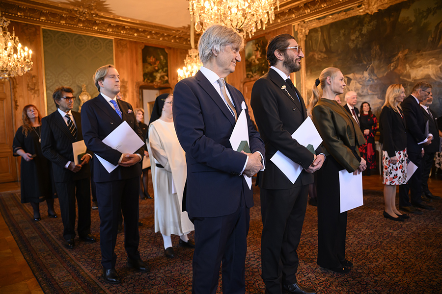 Bild-Extra: H&auml;r hedrar kungen stj&auml;rnorna p&aring; slottet