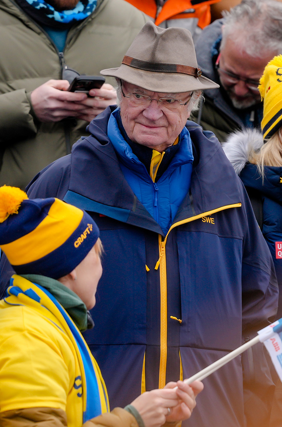 Kungen stoppad p&aring; OS &ndash; fast i sn&ouml;kaoset mitt i Alperna