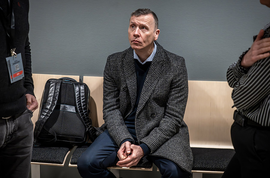 Pappans raseri mot Marius Borg H&oslash;iby &ndash; &ouml;ga mot &ouml;ga i r&auml;tten