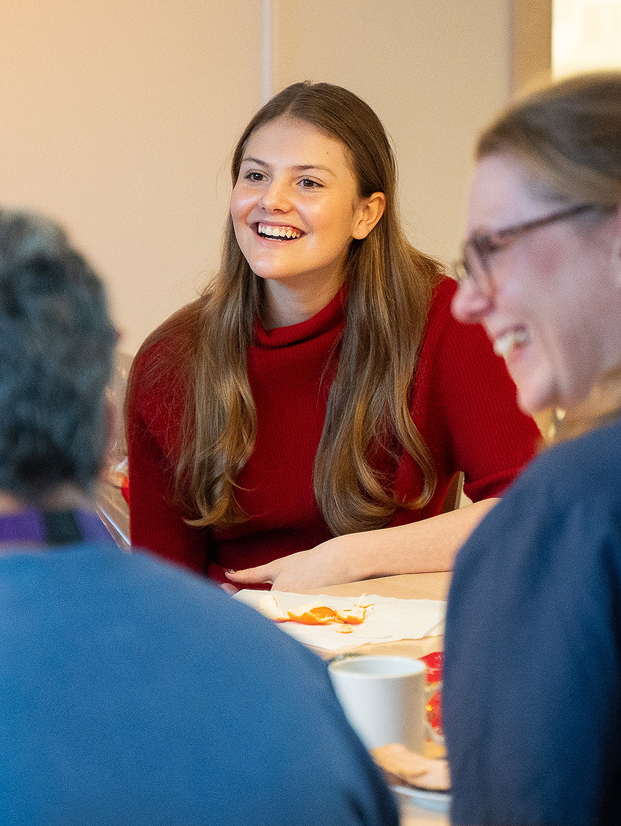 Estelle tar paus fr&aring;n Campus Manilla &ndash; beskedet p&aring; Haga