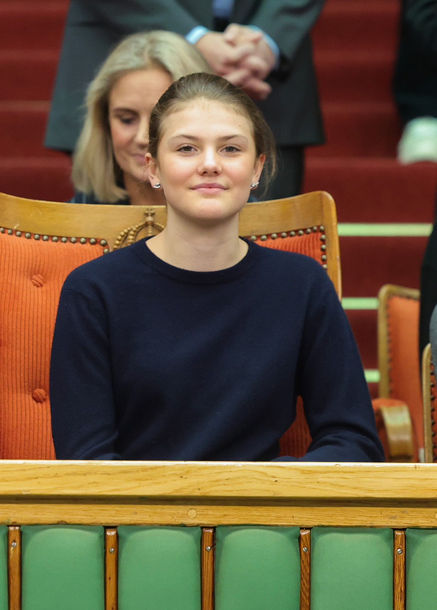 Estelle tar paus fr&aring;n Campus Manilla &ndash; beskedet p&aring; Haga