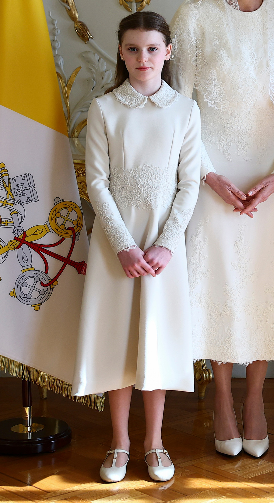 Charlene i kritvitt vid p&aring;vens bes&ouml;k &ndash; stal hela showen