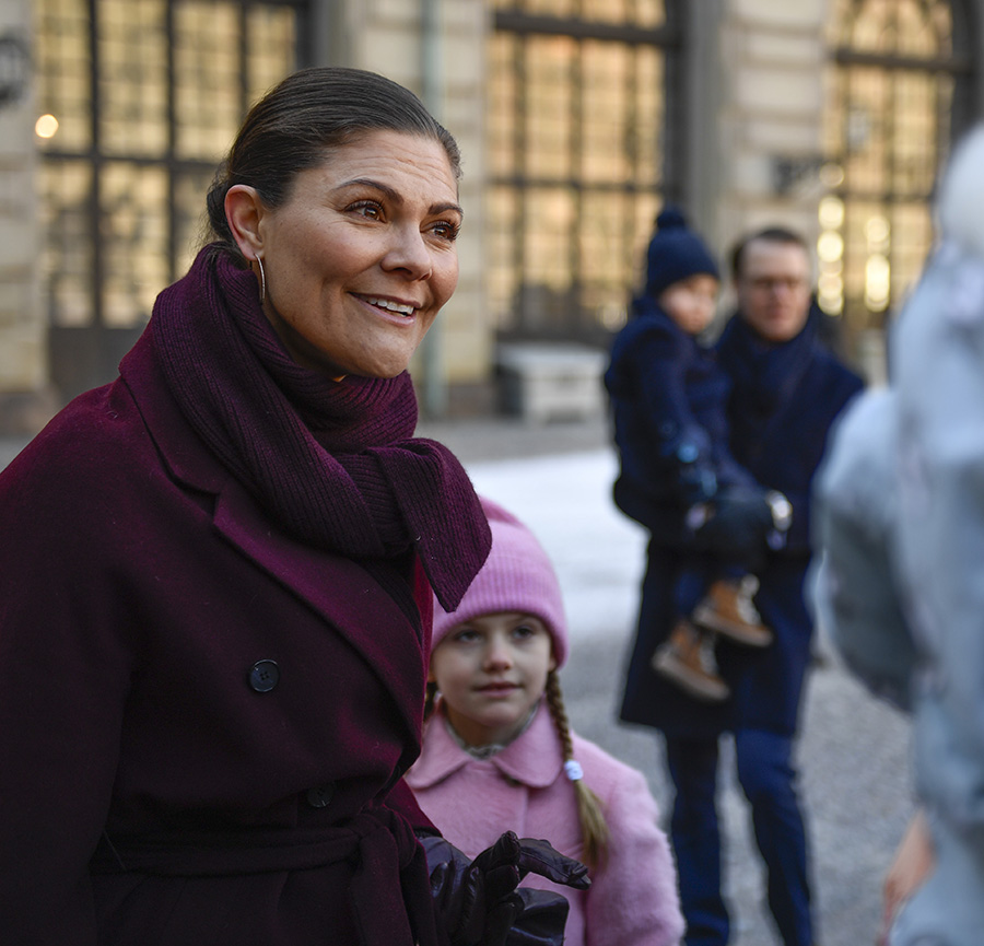 Victoria i chock efter beskedet om pappa kungen