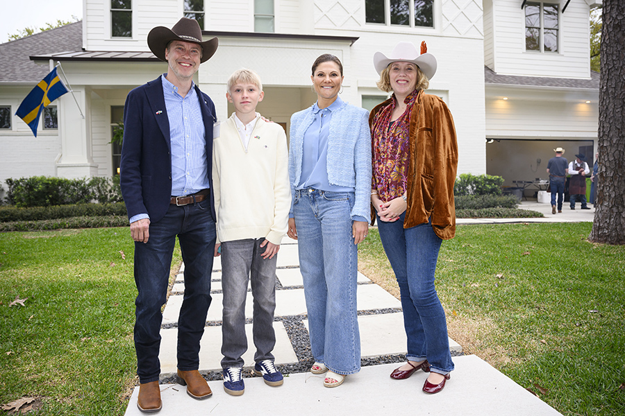 Victoria tappar hakan i Texas &ndash; alla undrar samma sak