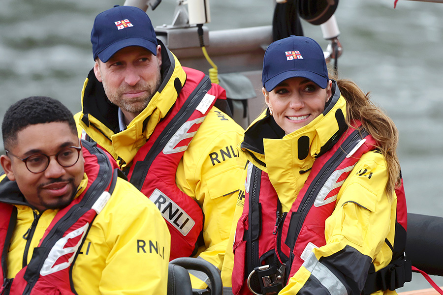 Sk&aring;l! William blir kung i baren &ndash; Kates reaktion s&auml;ger allt