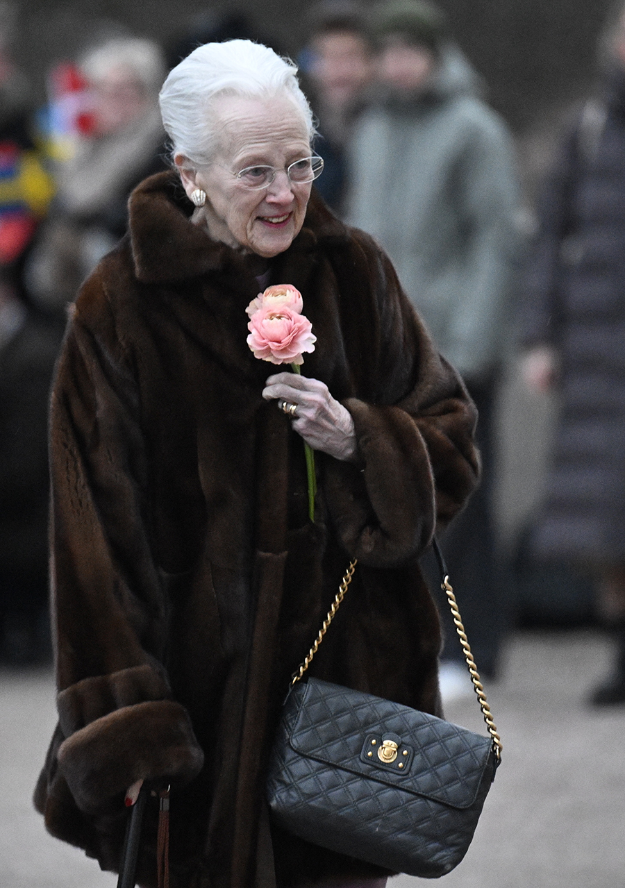 Margrethes chockbesked &ndash; nobbade v&auml;nnens begravning