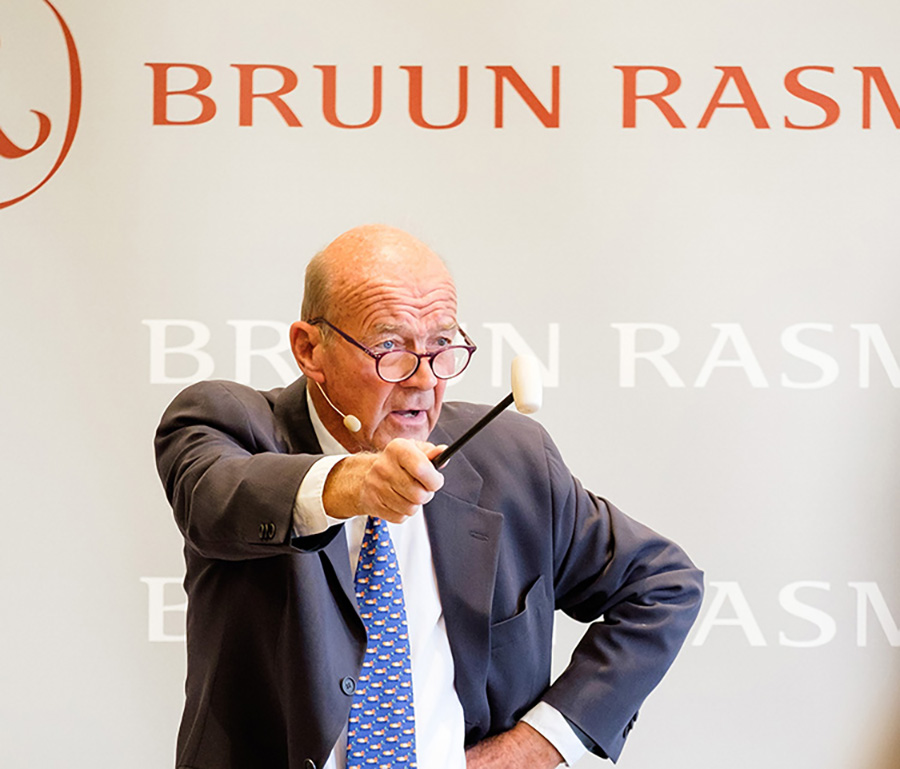 Margrethes chockbesked &ndash; nobbade v&auml;nnens begravning