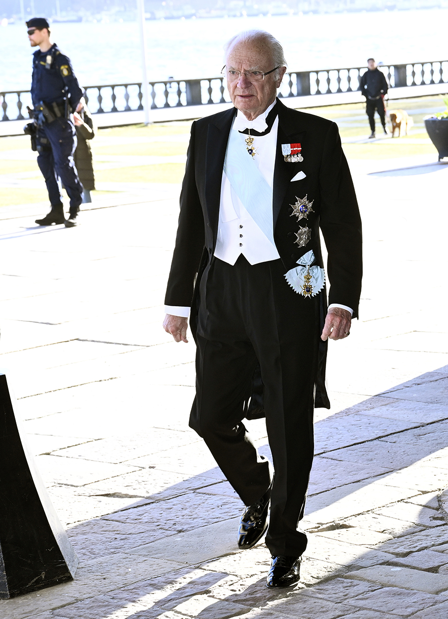 silvia strålade i svart glamour – storslagen entré i stadshuset 4 Silvia strålade i svart glamour – storslagen entré i Stadshuset