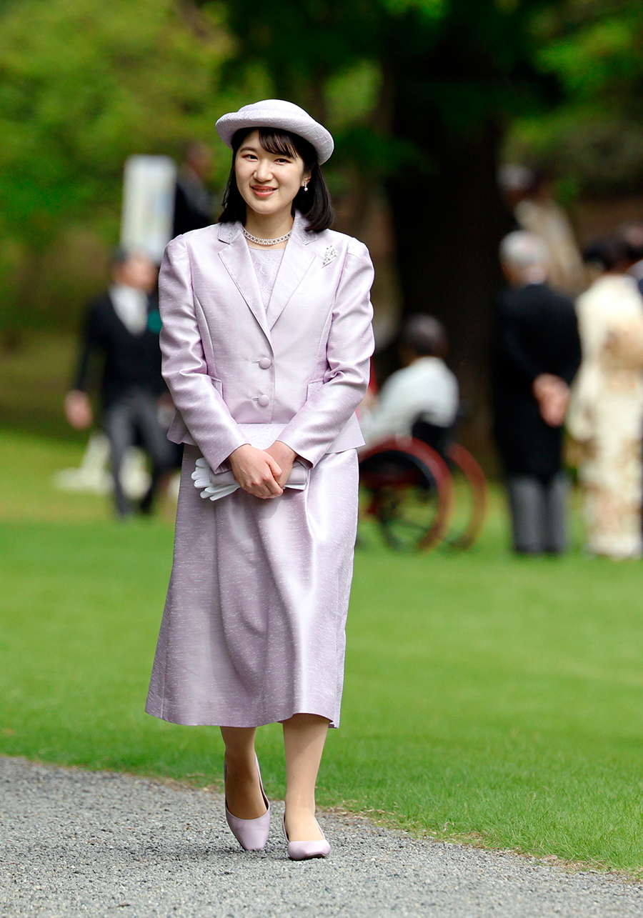 Japanske kejsarens fantastiska tr&auml;dg&aring;rdsfest &ndash; unika bilderna