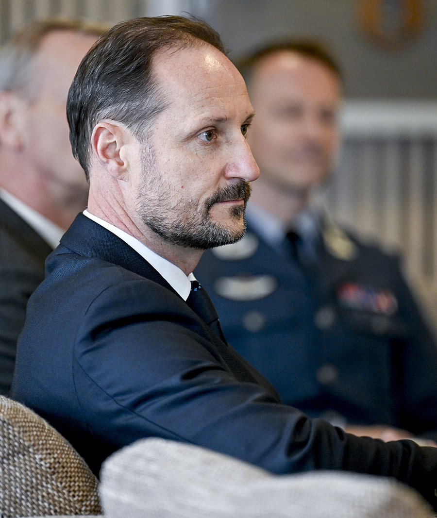 mette-marits kris – haakon söker stöd hos annan kvinna 2 Mette-Marits kris – Haakon söker stöd hos annan kvinna