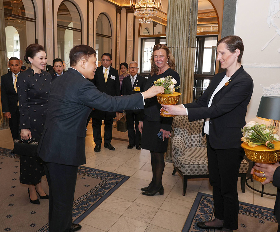 Bild-Extra: H&auml;r tar Victoria emot kungens f&ouml;rsta VIP-g&auml;ster