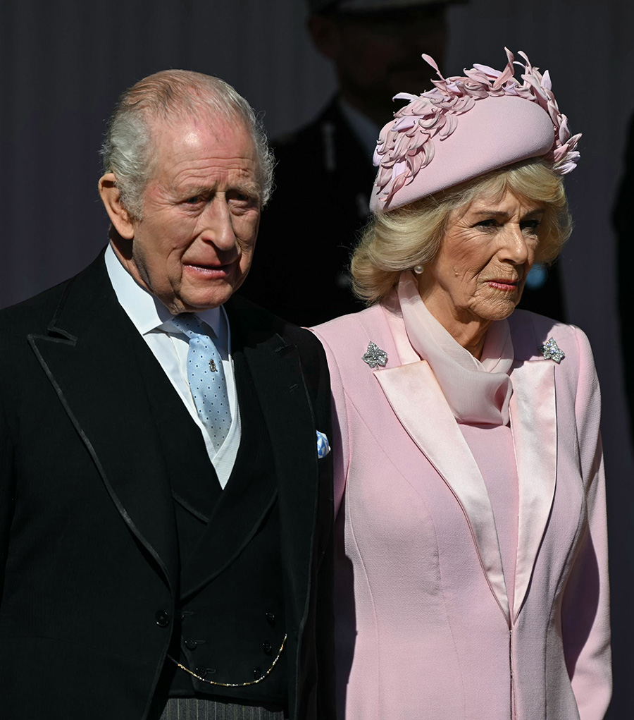 Efter 21 &aring;r med Camilla &ndash; kung Charles ok&auml;nda kamp