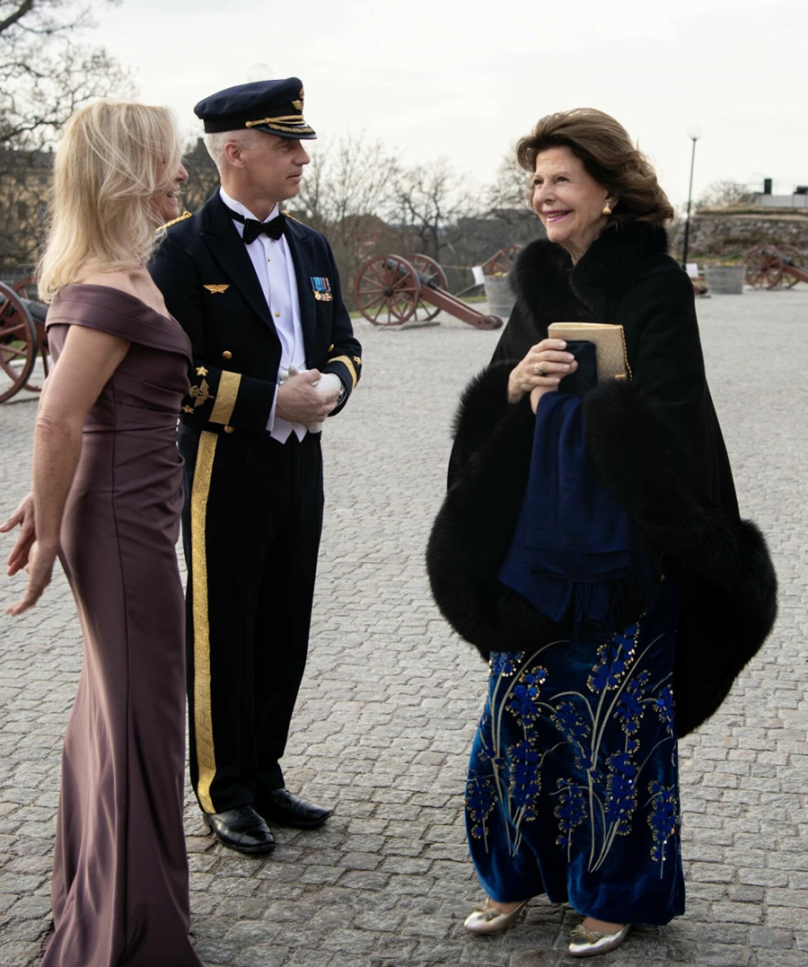 Kungens bushum&ouml;r p&aring; balen med Silvia &ndash; alla detaljerna!